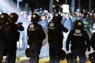 Des affrontements entre manifestants et forces de l'ordre lors de la pandémie de coronavirus (image d'illustration)